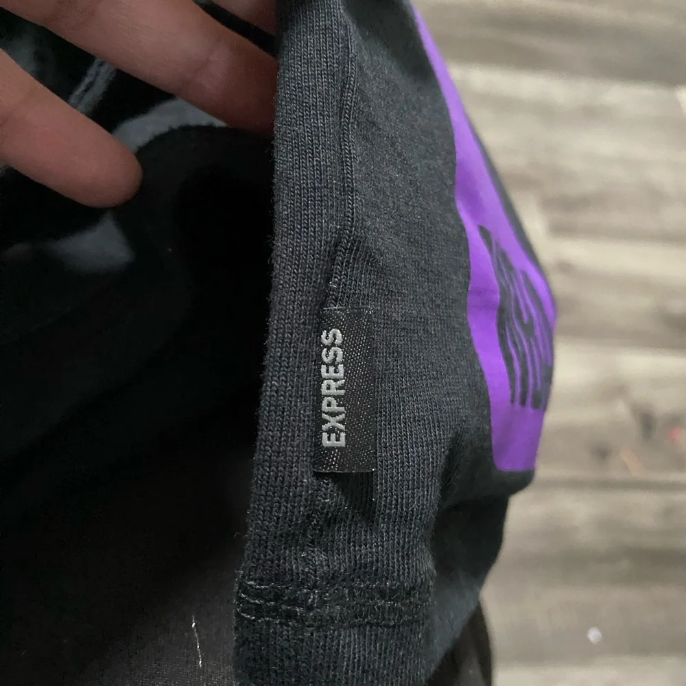 Express LA Lakers  Black and Gold Mens  Tee size Large 100% cotton - Picture 11 of 11